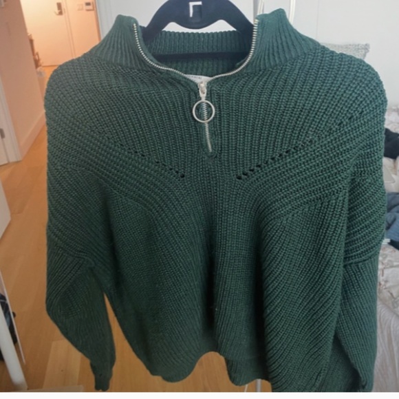 Green sweater - Picture 4 of 4